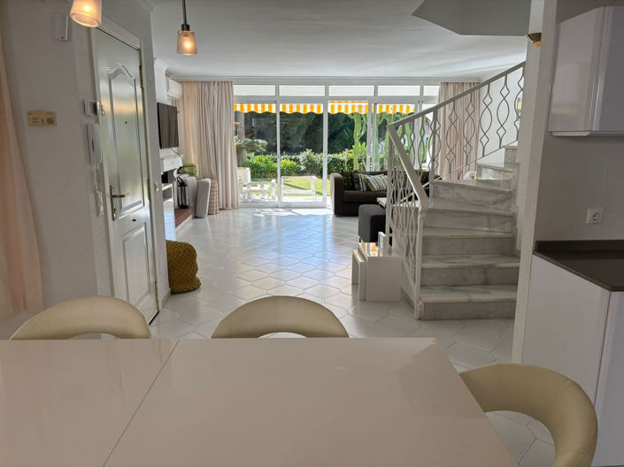 Image No.18-3 Bed Semi-Detached for sale