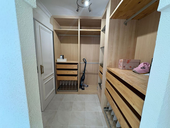 Image No.28-3 Bed Semi-Detached for sale