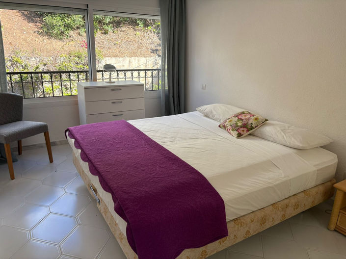 Image No.35-3 Bed Semi-Detached for sale