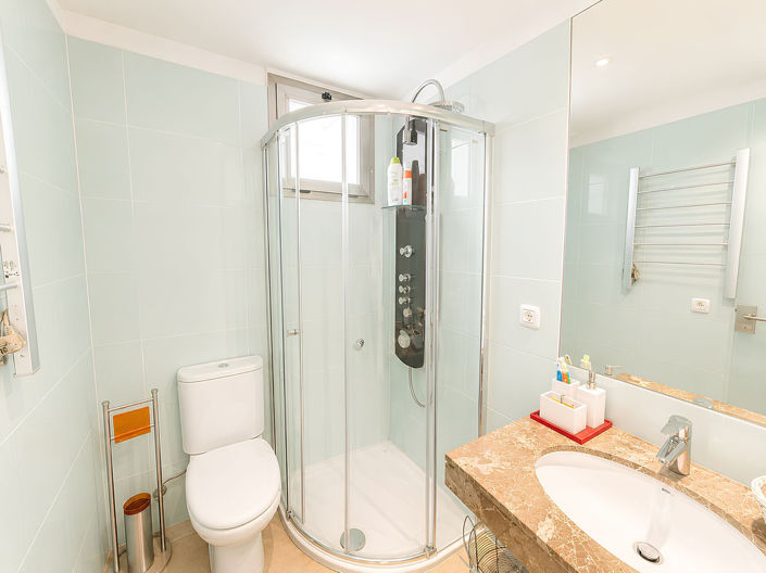 Image No.19-5 Bed Apartment for sale