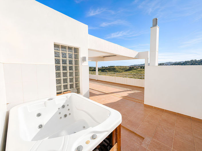 Image No.22-5 Bed Apartment for sale