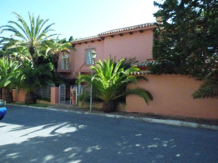 Image No.19-9 Bed Villa for sale