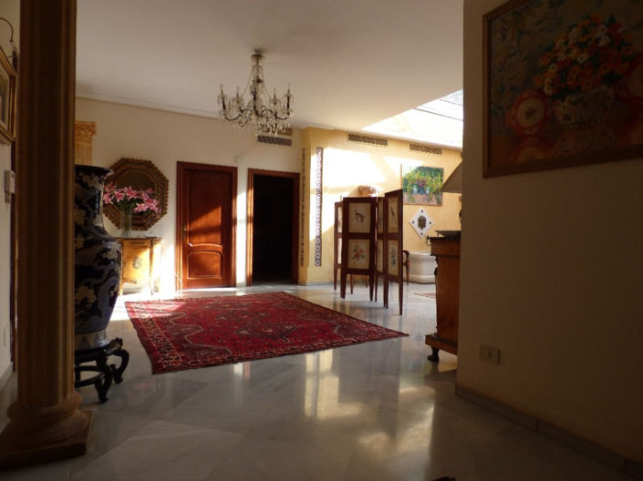 Image No.2-9 Bed Villa for sale