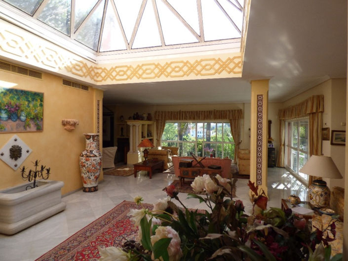 Image No.3-9 Bed Villa for sale