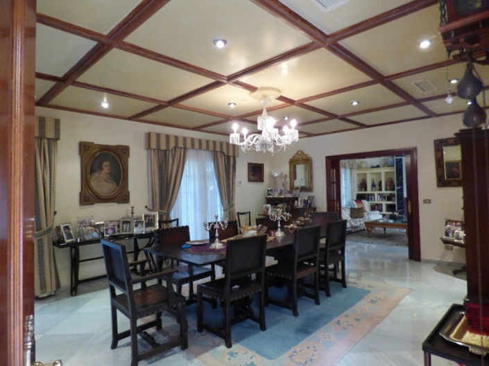 Image No.5-9 Bed Villa for sale