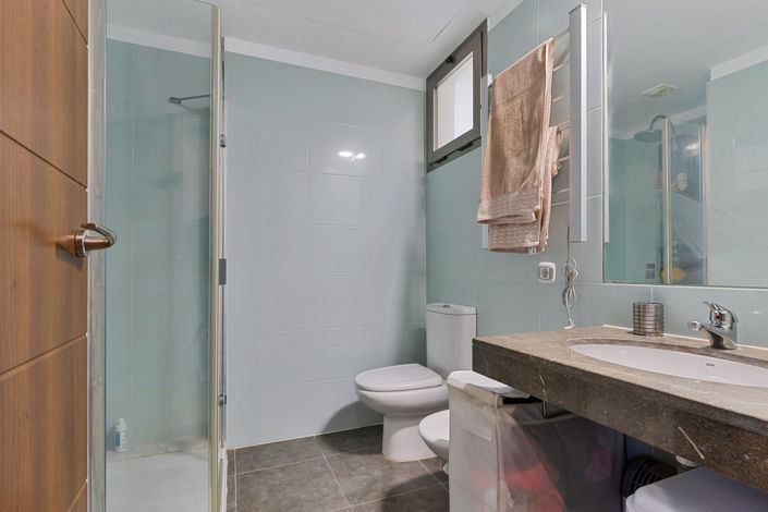 Image No.19-5 Bed Apartment for sale