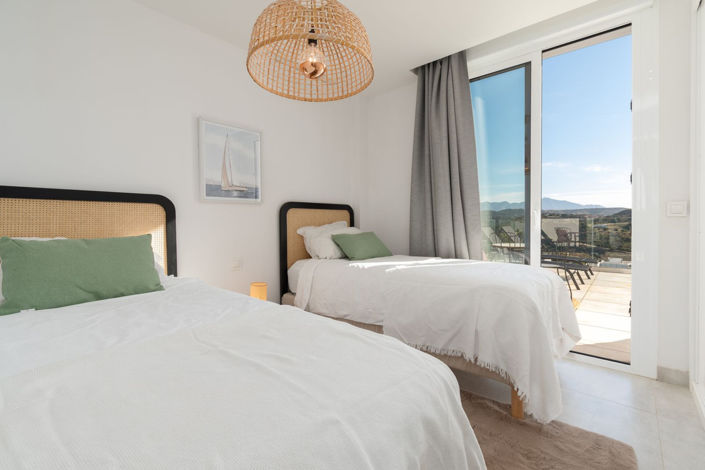 Image No.20-3 Bed Apartment for sale