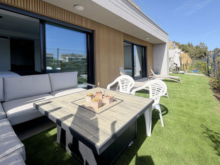 Image No.27-3 Bed Townhouse for sale