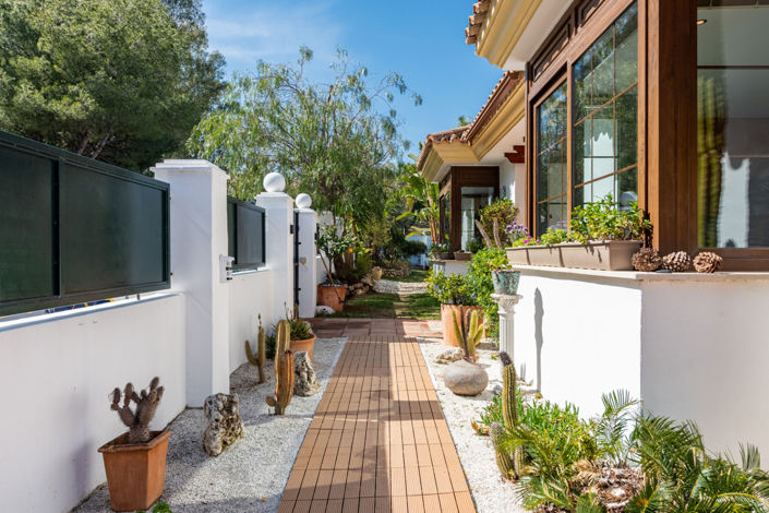 Image No.32-4 Bed Villa for sale
