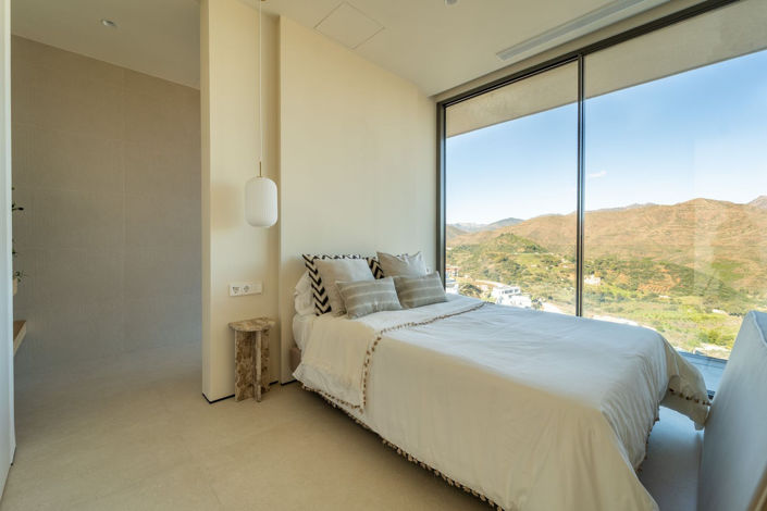 Image No.34-5 Bed Villa for sale