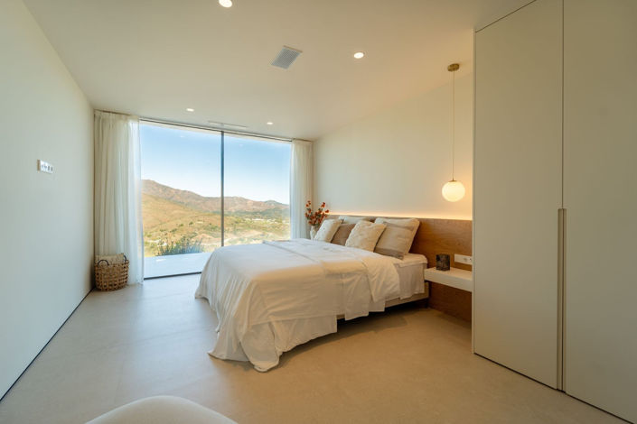 Image No.53-5 Bed Villa for sale