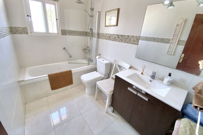 Image No.15-4 Bed Villa for sale