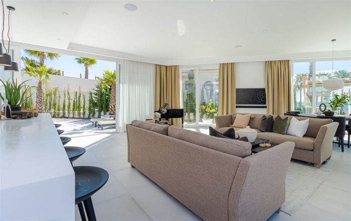 Image No.3-9 Bed Villa for sale