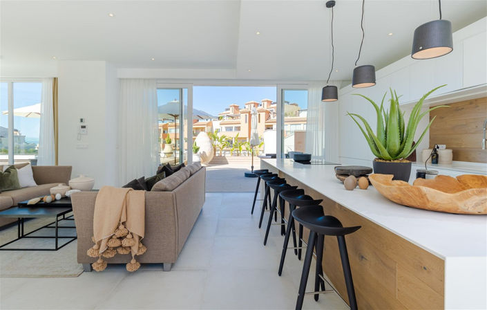 Image No.5-9 Bed Villa for sale