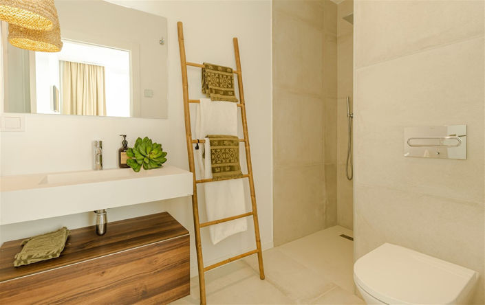 Image No.56-9 Bed Villa for sale