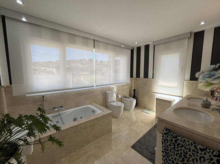 Image No.15-5 Bed Villa for sale