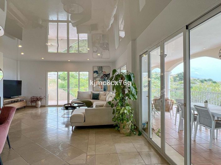 Image No.16-6 Bed Villa for sale