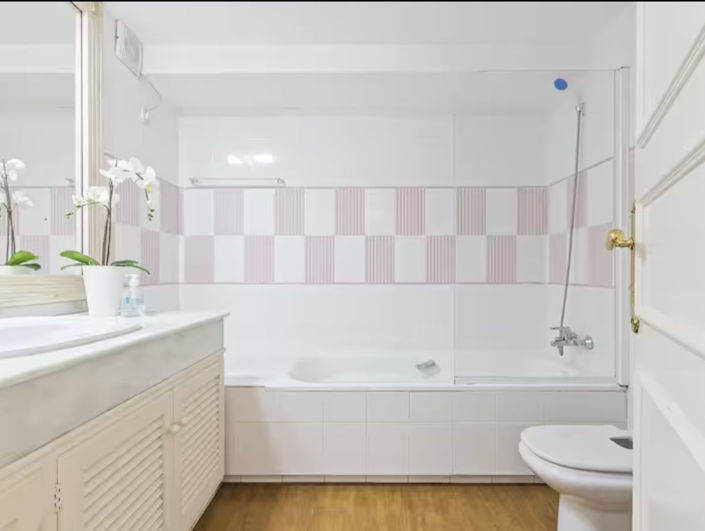 Image No.19-6 Bed Villa for sale