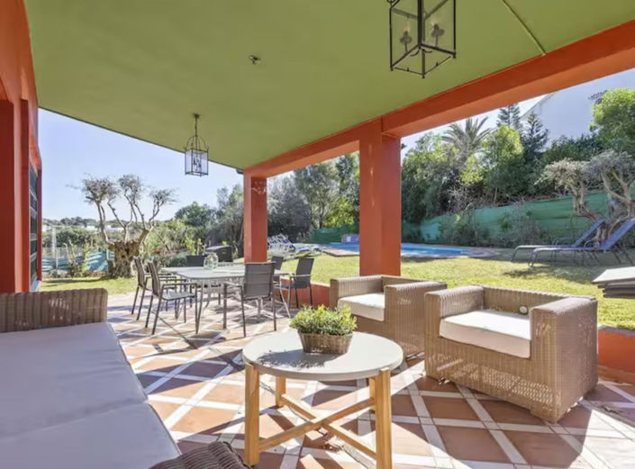 Image No.2-6 Bed Villa for sale