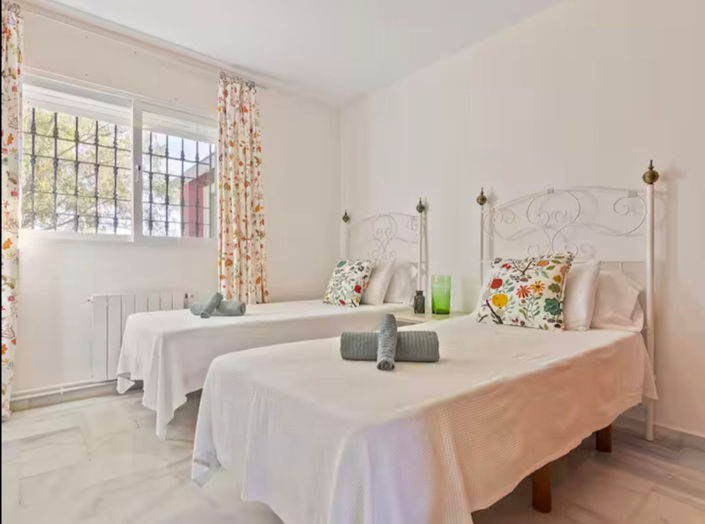 Image No.24-6 Bed Villa for sale