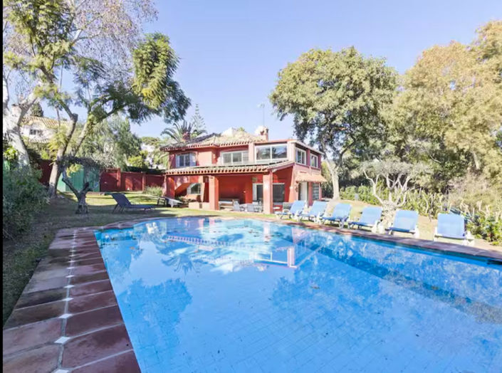 Image No.28-6 Bed Villa for sale