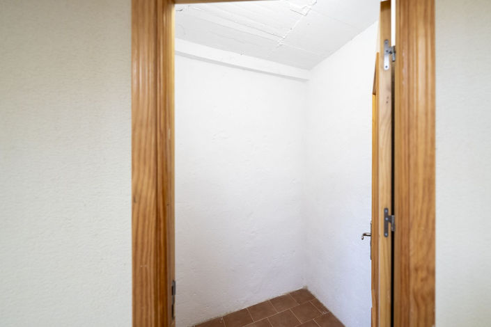 Image No.32-2 Bed Apartment for sale