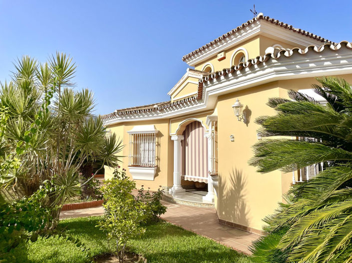 Image No.2-Villa de 4 chambres à vendre à Las Lagunas de Mijas