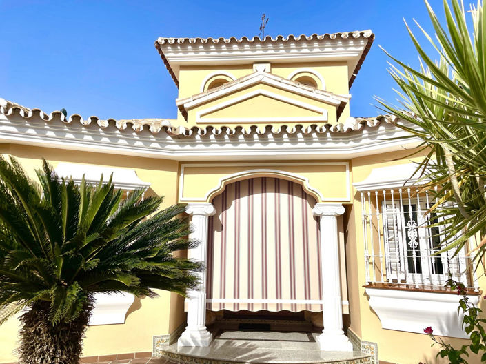Image No.3-Villa de 4 chambres à vendre à Las Lagunas de Mijas