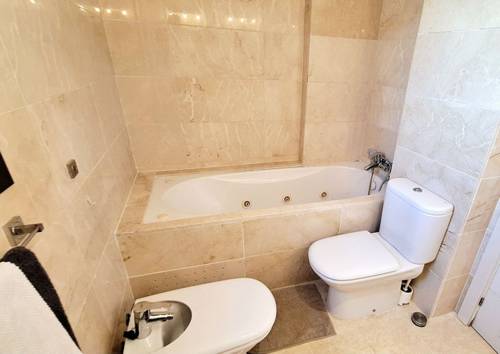 Image No.17-2 Bed Apartment for sale