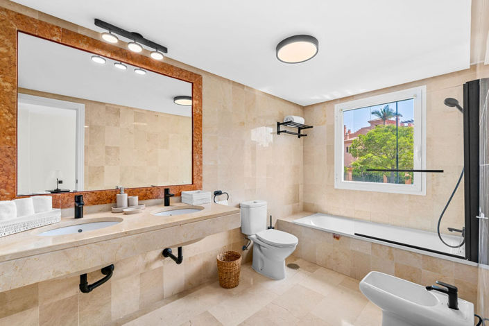Image No.24-3 Bed Apartment for sale