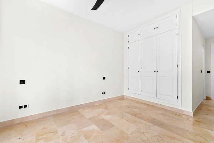 Image No.26-3 Bed Apartment for sale
