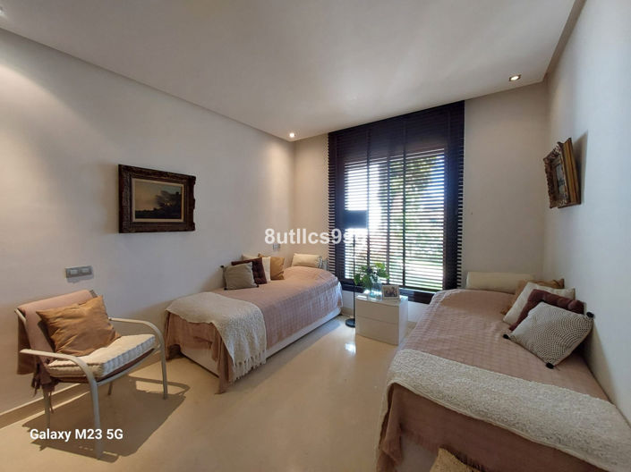 Image No.25-2 Bed Apartment for sale