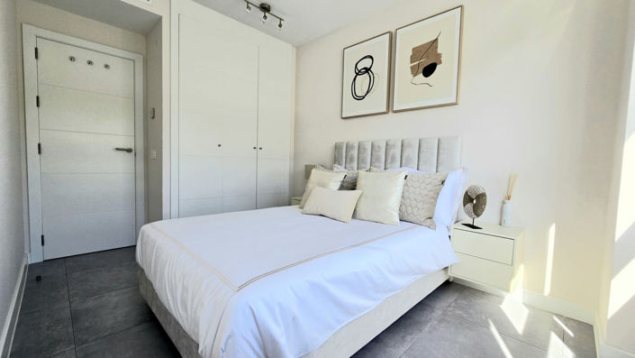 Image No.20-4 Bed Apartment for sale