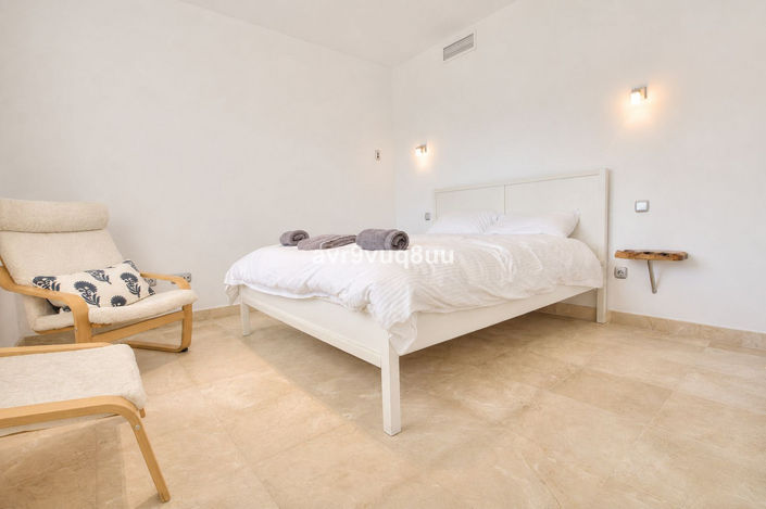 Image No.20-5 Bed Villa for sale