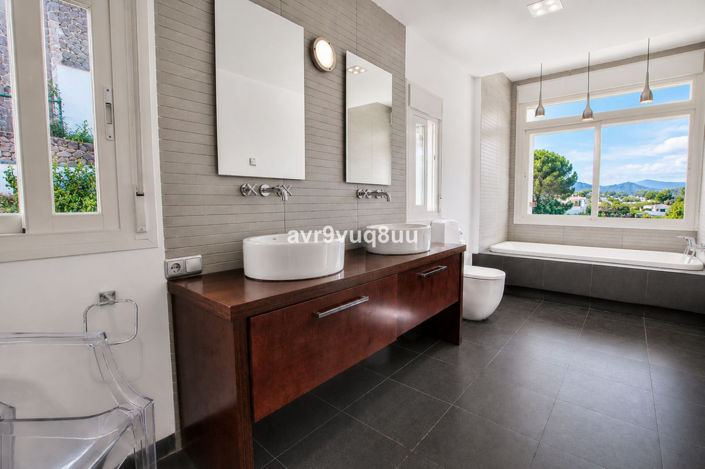 Image No.22-5 Bed Villa for sale