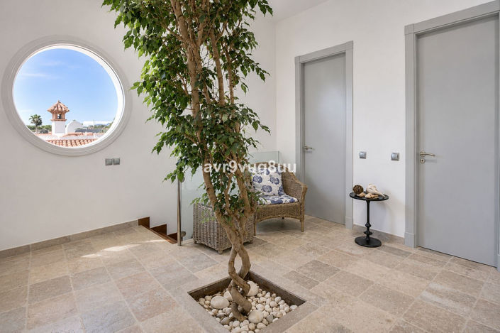 Image No.36-5 Bed Villa for sale