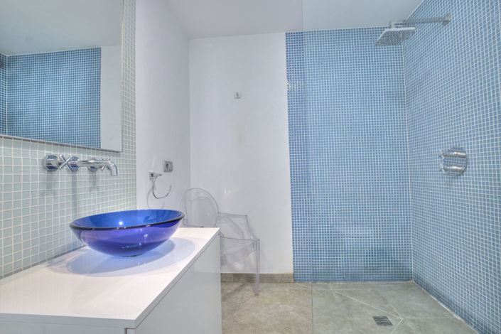 Image No.57-5 Bed Villa for sale
