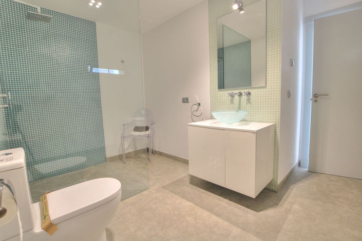 Image No.60-5 Bed Villa for sale
