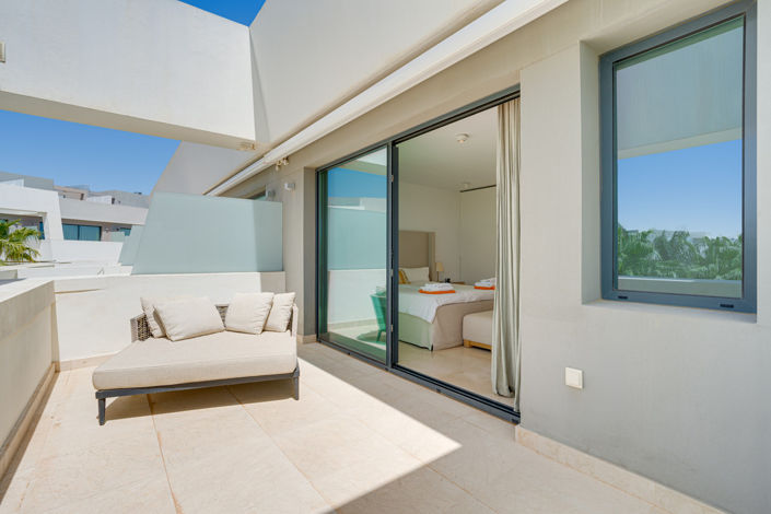 Image No.21-4 Bed Townhouse for sale