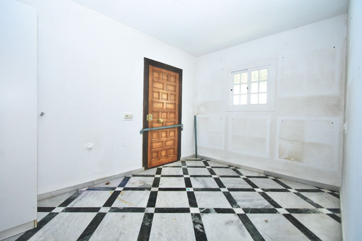 Image No.19-5 Bed Villa for sale