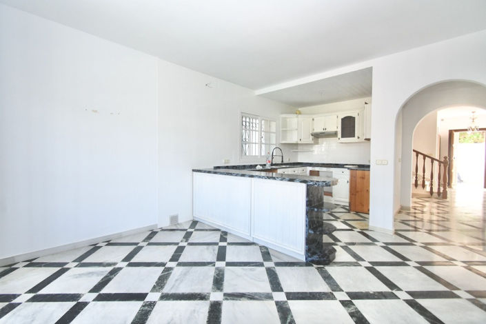 Image No.22-5 Bed Villa for sale