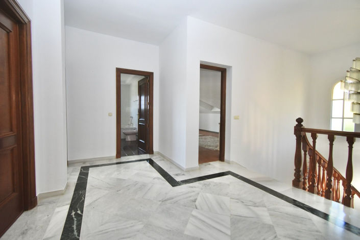 Image No.39-5 Bed Villa for sale