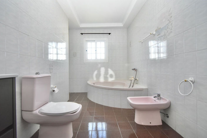 Image No.44-5 Bed Villa for sale