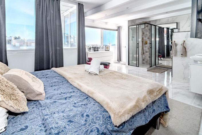 Image No.20-2 Bed Apartment for sale