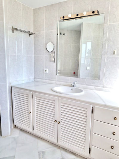 Image No.36-3 Bed Apartment for sale