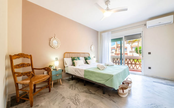 Image No.8-4 Bed Semi-Detached for sale