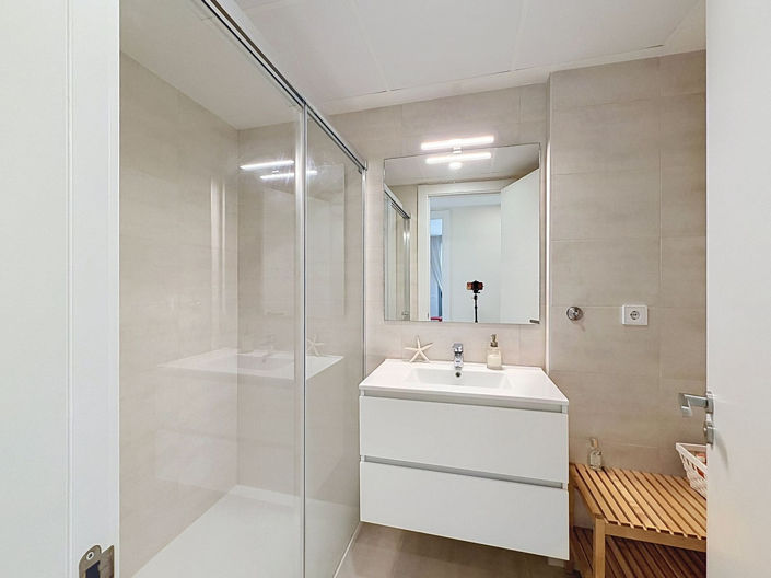 Image No.20-2 Bed Apartment for sale