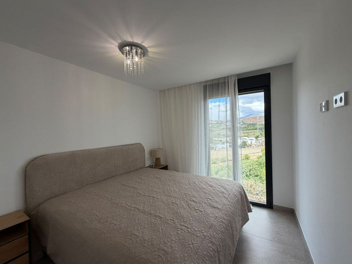 Image No.10-4 Bed Apartment for sale