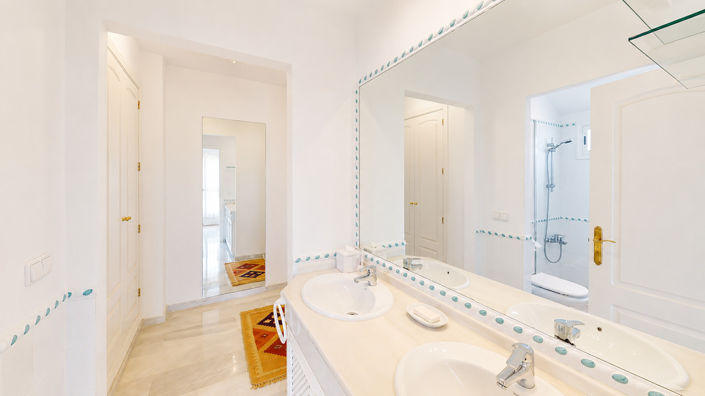 Image No.19-4 Bed Apartment for sale