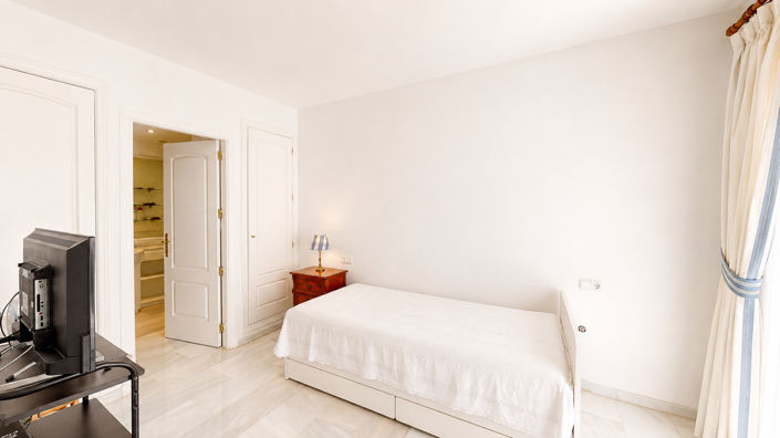 Image No.21-4 Bed Apartment for sale